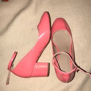 never worn hot pink heels